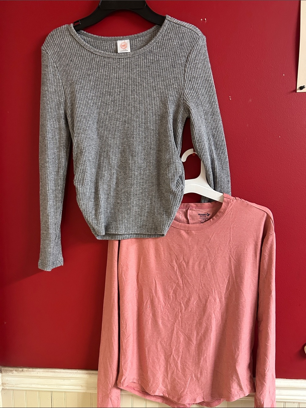 Old Navy Gray Pink active top and gray sparkle ribbed Top size 10-12